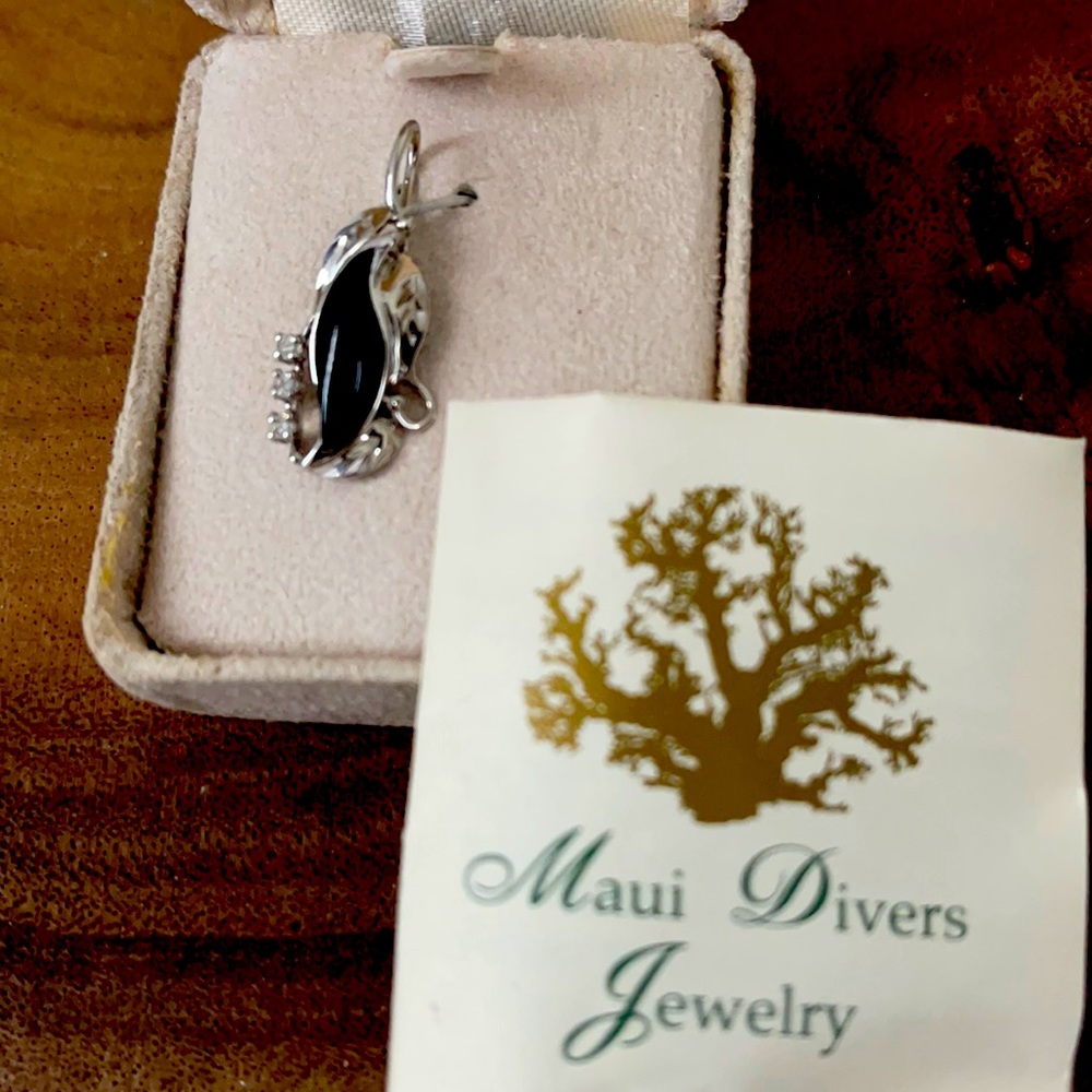 Maui Divers Jewelry 14k White Gold with diamonds